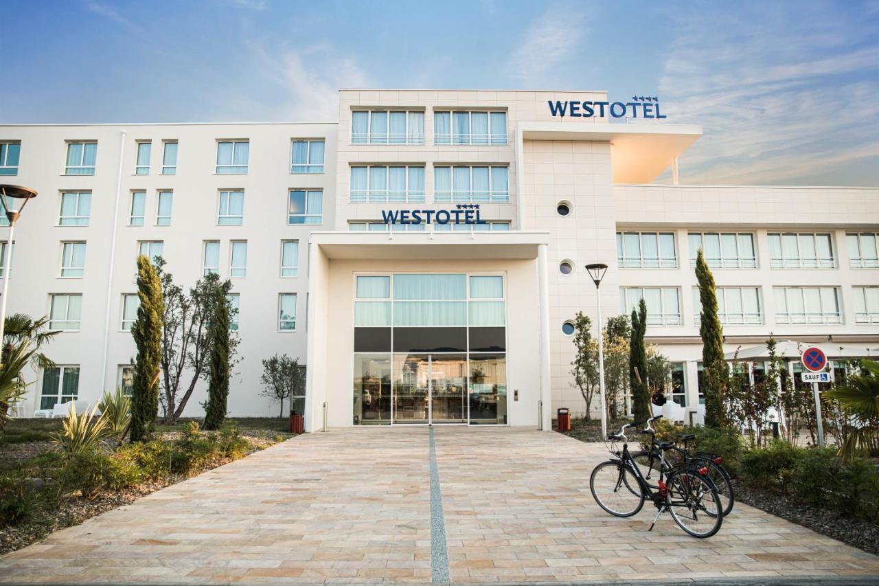 Westotel Tours Val De Loire La Ville-aux-Dames エクステリア 写真